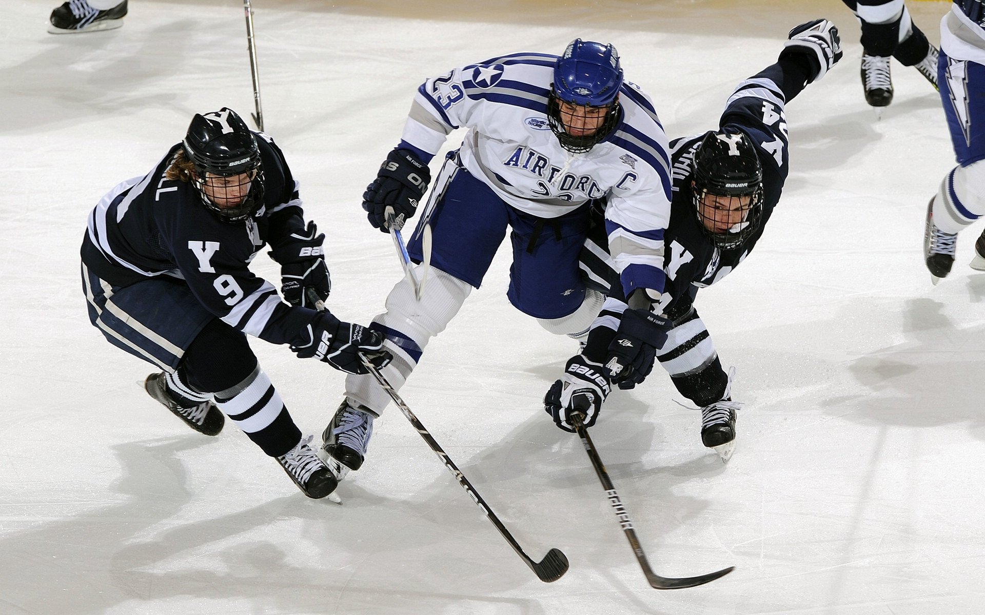 中国足球国家队心理调适训练体系完善,足坛 心理实验